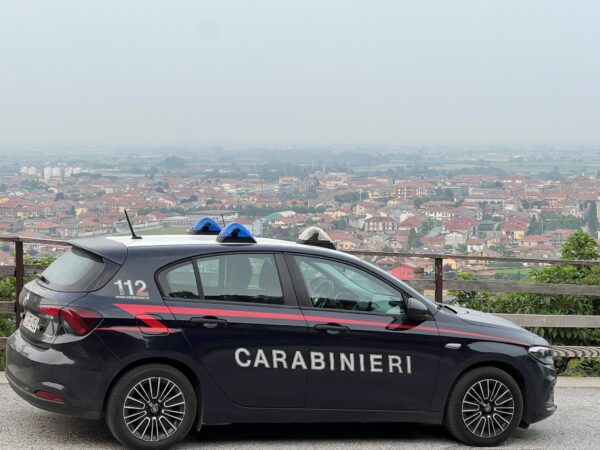 Ferriere (Piacenza): fingono di essere avversari, gestiscono la Provincia e tengono i carabinieri senza caserma da 10 anni