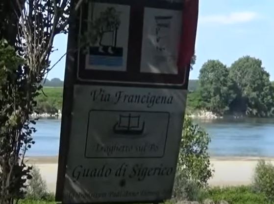 Turisti da Locarno a Venezia, arenati in mezzo al Po a Calendasco